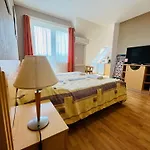 Aparthotel Gyoengy