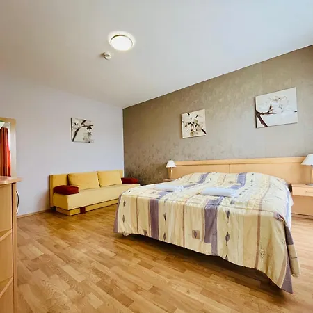 Gyoengy Apartahotel